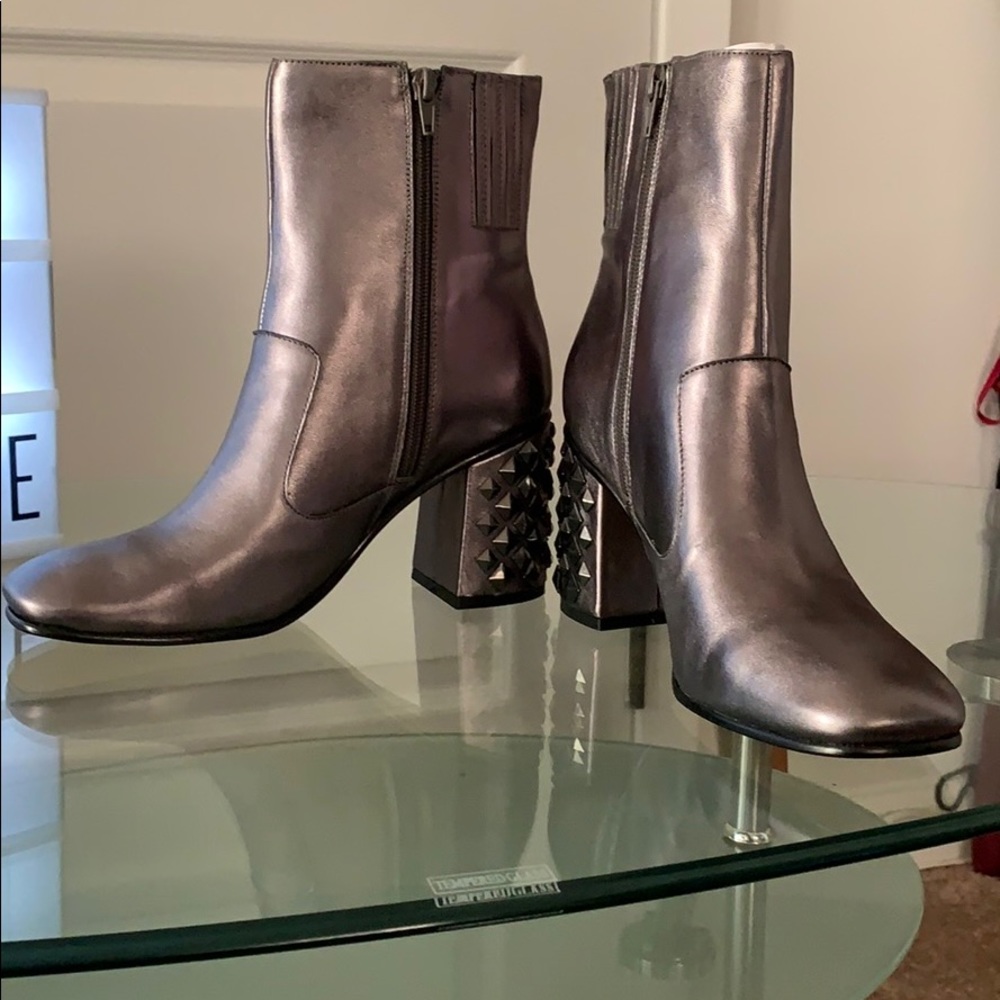 Guess Madeup Pewter Leather square toe ankle boot